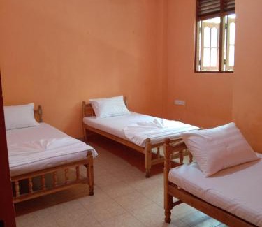 Rumassala Villa | Unawatuna Lawrence Hostel