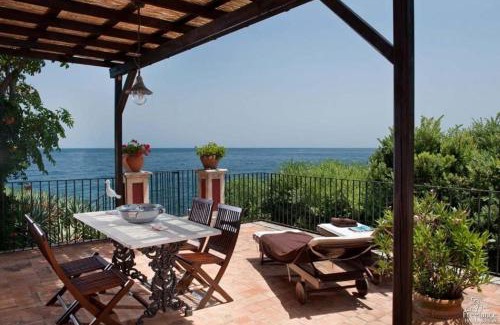 Torre Archirafi Apartment | Torre Archirafi Apartment Sleeps 5