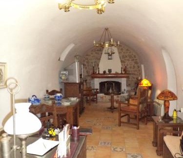 Omales Hotel | Castello Di Haria