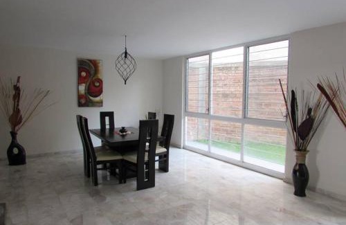 Financial District House | Calm Residence 200m ColomosPark/10min Andares Mall