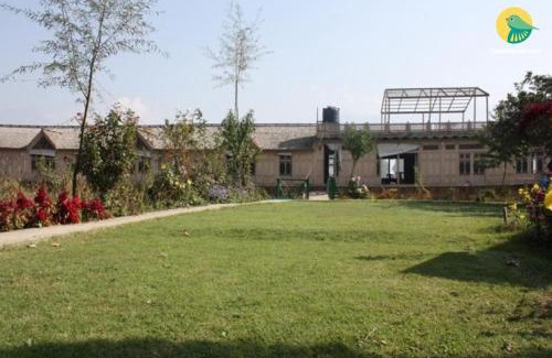 Nagin Bagh Boat Rental | 1 BR Houseboat in Nigeen Lake, Srinagar (8985), by GuestHouser