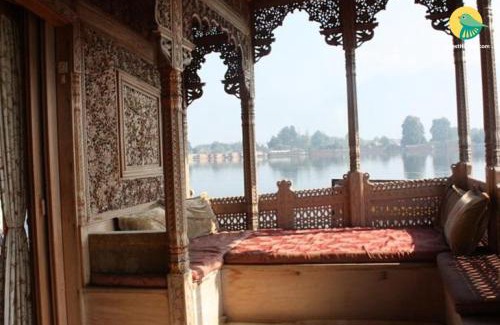 Nagin Bagh Boat Rental | 1 BR Houseboat in Nigeen Lake, Srinagar (8985), by GuestHouser