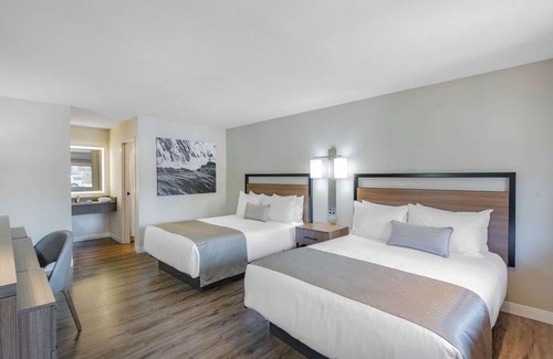 Midway-Pacific Highway Hotel | Wyndham Garden San Diego