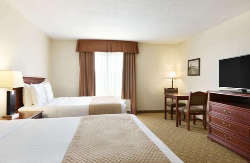Dawson Creek Hotel | Days Inn by Wyndham Dawson Creek