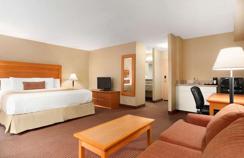 Downtown Edmonton Hotel | Days Inn by Wyndham Edmonton Downtown