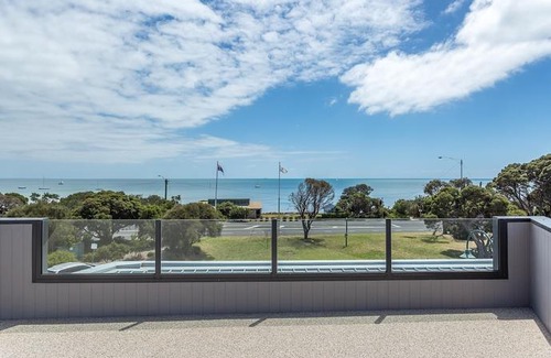 Blairgowrie Apartment | Blairgowrie Apartment 1 - on the beach