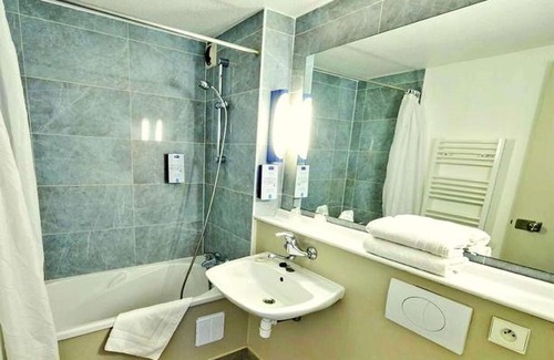 Chaumontel Hotel | Kyriad Chantilly Sud Luzarches