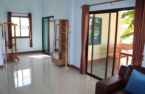 Rayong House | Naluemon Village Fh 3-4