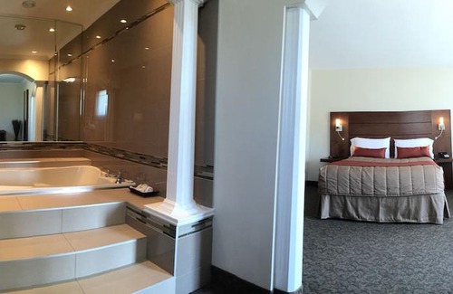 Downtown Gatineau Hotel | Motel Adam