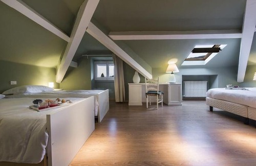 Carciano Villa | Villa Angela With Pool And Lake View