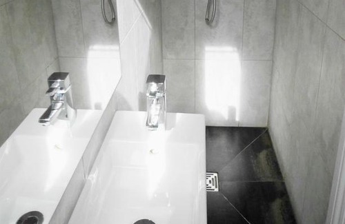 Kew Hotel | Kew Rooms