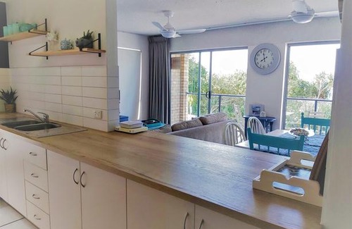 Caloundra Apartment | Moondara Unit 2, 21 Bulcock Beach Esplanade, Bulcock Beach