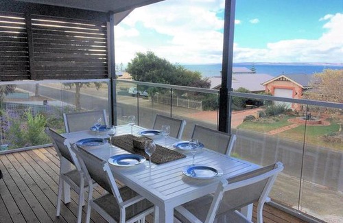 Kingscote Apartment | Bayview Beach House Apartment No 2