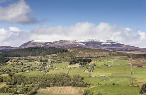 Heights of Achterneed Cottage | Larchfield Chalet 1