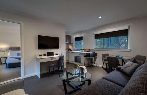 St Kilda West Apartment | Crest on Park