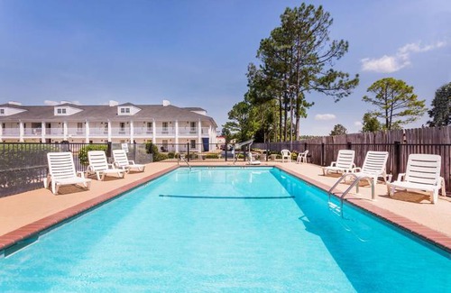 Albany Hotel | Baymont by Wyndham Albany at Albany Mall