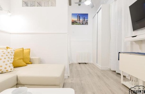 Las Acacias Apartment | Charming Puerta de Toledo II