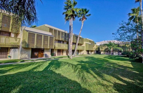 South Padre Island Hotel | 103 - 3 Br Condo