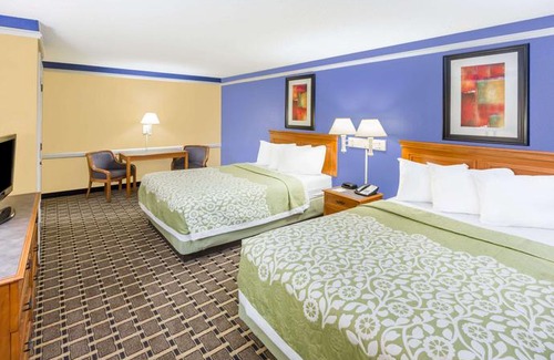 Little Rock Medical District Hotel | Days Inn by Wyndham Little Rock Medical Center