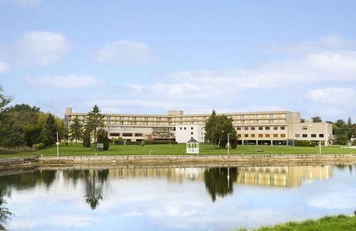 Belleville Hotel | Ramada by Wyndham Belleville Harbourview Conference Center