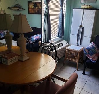 Lenox Park Apartment | Getaway That's Fit for a King