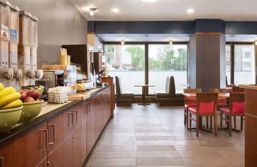 Cote-Des-Neiges—Notre-Dame-De-Grace Hotel | Ramada Plaza by Wyndham Montreal