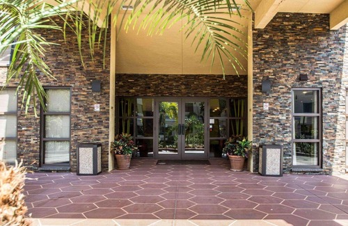 Lantana Hotel | Comfort Inn & Suites - Lantana - West Palm Beach South