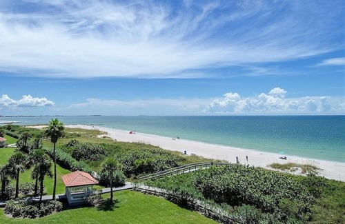 Sunset Beach Apartment | Land's End 305 Building 4 Beautiful Bay Views!!
