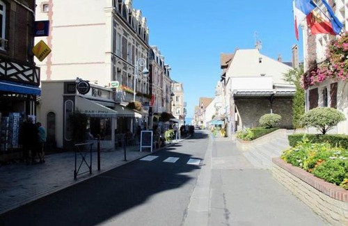 Villers-sur-Mer House | Holiday Home Le Pré Verger-1