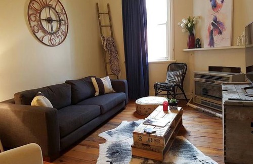 Orange House | Cute Cottage On Byng - Walk To Town And Pet Friendly