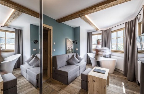 Strassen Hotel | Strasserwirt - Herrenansitz zu Tirol