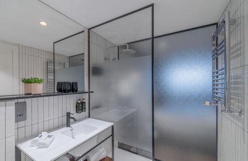 Euston Hotel | The Level at Melia White House