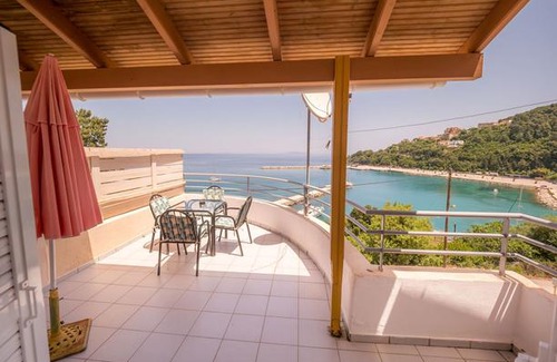 Eleios-Pronnoi Apartment | Harbour View - Oceanis Apartments