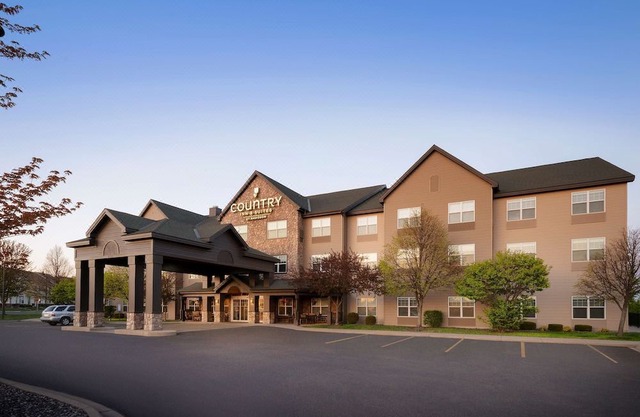 Country Inn & Suites by Radisson, Albertville, MN