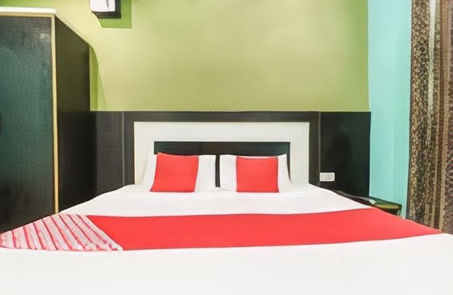 OYO 48233 Hotel Seven Seas