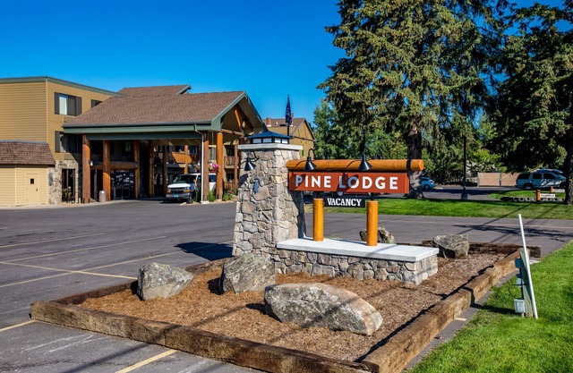 The Pine Lodge On Whitefish River, Ascend Hotel Collection
