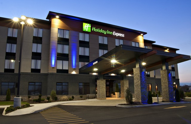 Holiday Inn Express Pembroke, an Ihg Hotel