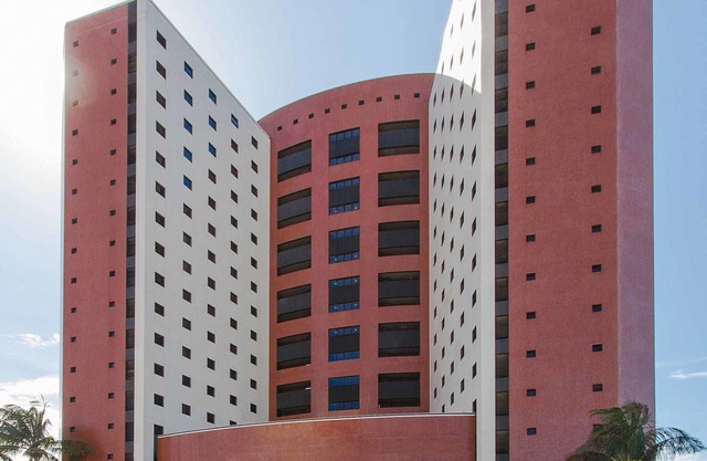 Iate Plaza Hotel