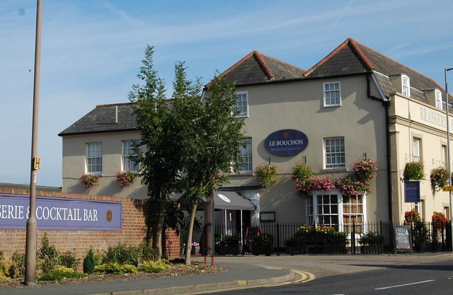 Le Bouchon Brasserie & Hotel