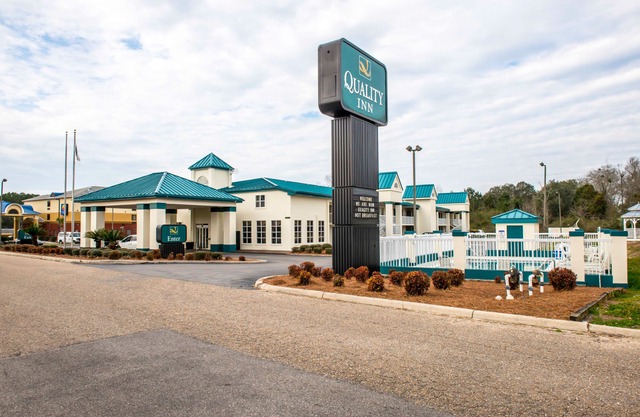 Quality Inn Chipley I-10 at Exit 120