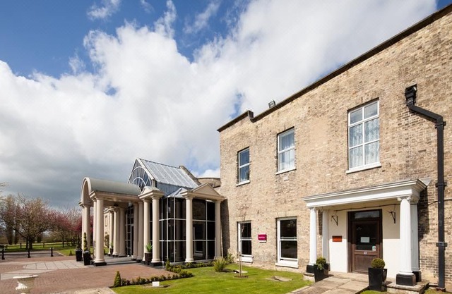 Mercure York Fairfield Manor Hotel