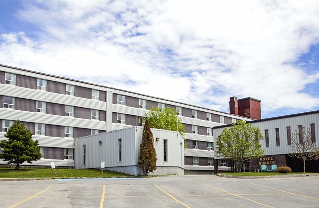 Quality Hotel & Suites