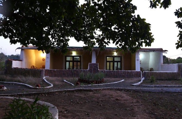 Kanha Village Eco Resort 