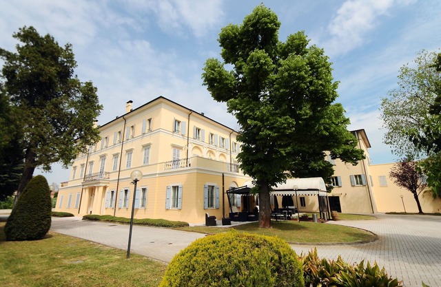 Rechigi Park Hotel