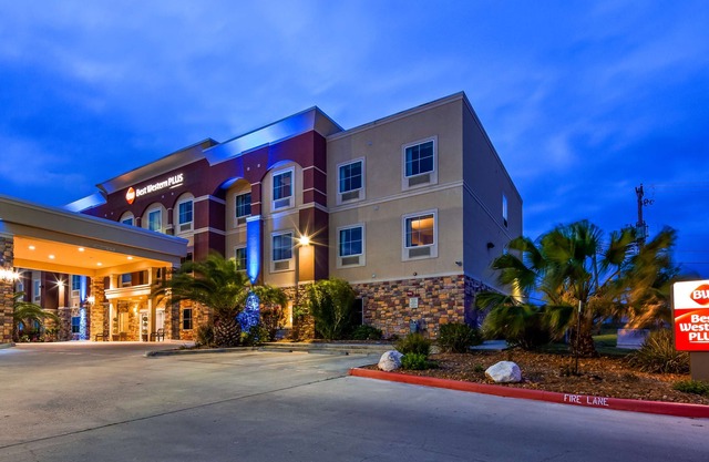 Best Western Plus Kenedy Inn