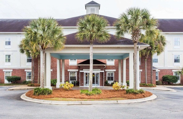 Comfort Inn & Suites Patriots Point