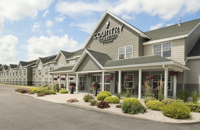 Country Inn & Suites by Radisson, Decorah, IA