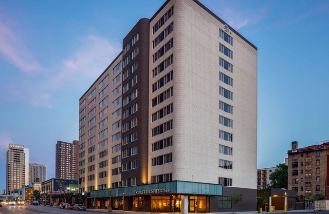 DoubleTree Suites by Hilton Minneapolis Downtown