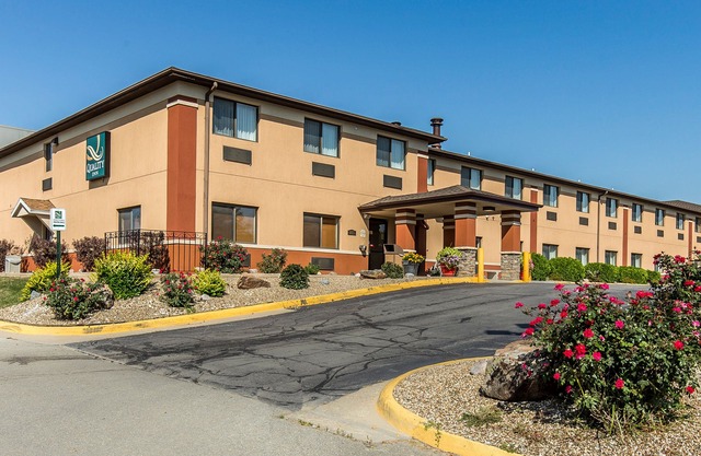 Quality Inn at Collins Road - Cedar Rapids