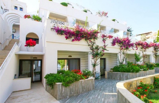 Azka Hotel